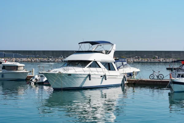 marine-parking-boats-yachts-turkey-yacht-docked-sea-port_158595-6952